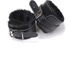 Leren Handboeien met Bont - Zwart - SM Bondage Sex - Erotiek Set voor BDSM - Erotische Seksspeeltjes - Sex Toys - Sexy Lingerie - Valentijn Cadeautje Mannen & Vrouw - Pride Amsterdam