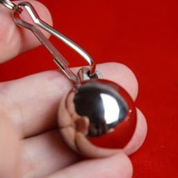Oneay Tepelklemmen met Ketting en Bel – Verstelbare Nipple Clamps met Verzwaarde Ballen – Comfortabele Niet-Piercing Body Sieraden voor Vrouwen en Mannen – BDSM Accessoire voor Stellen (Zilver) — thumbnail 4