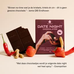 Date Night Chocolade Duo | Lustverhogende Chocolade voor Koppels | Pure Chocolade met Aardbei + Bonbons met Karamel | 100% natuurlijk | Inclusief Truth or Dare Spel | 2 Verpakkingen — thumbnail 4
