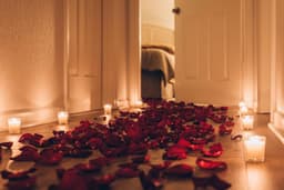 Romantische Cadeaubox met Decoraties voor een Speciale Nacht — thumbnail 5