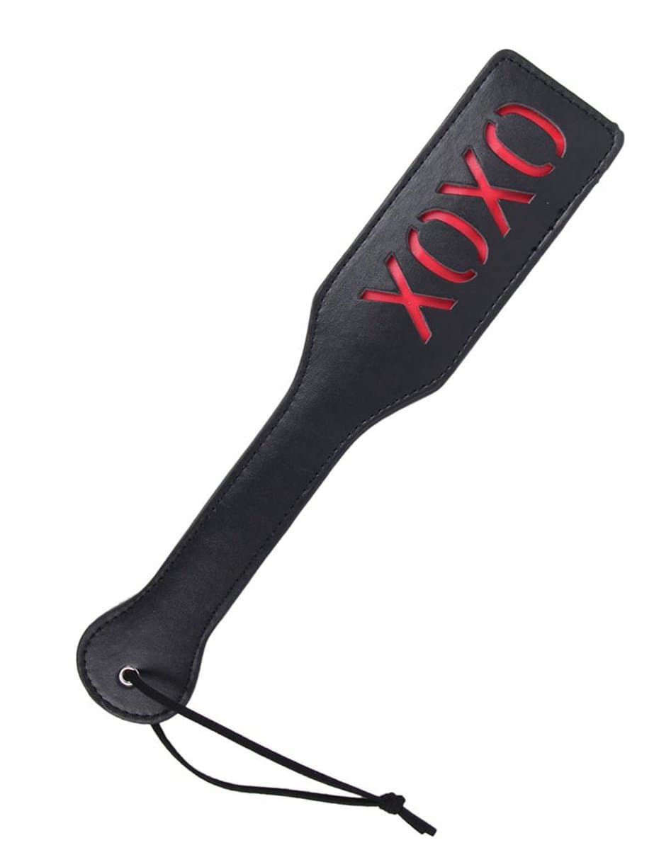 Zeloria PU Leren Paddle met “XOXO” – Zwarte Spanking Paddle met Polsband – BDSM Accessoire voor Volwassenen — afbeelding 1