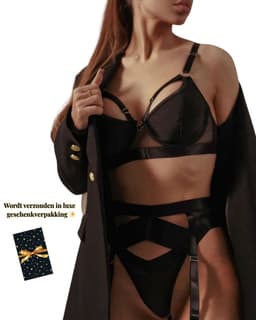 Luxe Lingerieset Dames – Sexy Lingerie – Erotische Lingerie Set – 4-delige Jarretelset – Zwart Kant – Beugel BH – High Waist Lingerie – Boudoir Set – Chique – High End – Madam Hommard – Exclusief – Cadeau Set – Dare to Undress – XS, S, M, L — thumbnail 2