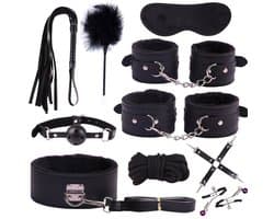 10-delige speelset voor koppels met zweep, handboeien, masker en gag-accessoires - Verstelbare set met zachte veren voor volwassenen (zwart)