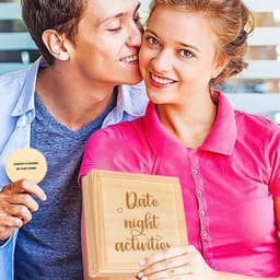 Date-night Spel - Koppelspel Relatiespel - Romantische Avonden - 52 Unieke Activiteiten - 11 x 11 x 3 cm - Houtkleur — thumbnail 2