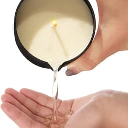 Scarlet Rose & Ebony Essentiële Olie Massagekaars - Hydraterend, Sensuele Ervaring met Schenktuit, Perfect voor Ontspannende Baden & Huidverzorging, Bad Essentials|Romantische Decoratie|Aromatherapie Kaars, Massageoliën voor stellen — thumbnail 8