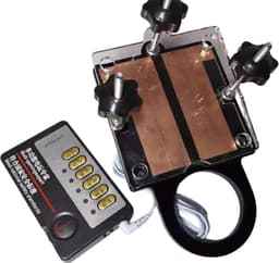 Ballencrusher Electro Shock- RVS - Scrotum - Balzak - E-stim stroom - Brancard - BDSM — thumbnail 1