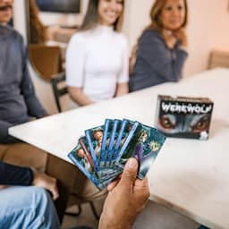 Feestspel - Partyspel Bordspel - Sociale Deductie - Grote Groepen - 17.78 cm x 12.7 cm x 7 cm - Zwart — thumbnail 6
