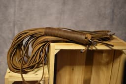 Flogger Hardtail - 24 tails – Echt Leder - BDSM – Seks zweep – Bondage – Sm zweep – 2 tinten bruin- Dominantie Sexspeeltjes voor Koppels - BDSM Sex Toys Vrouwen en Mannen — thumbnail 2