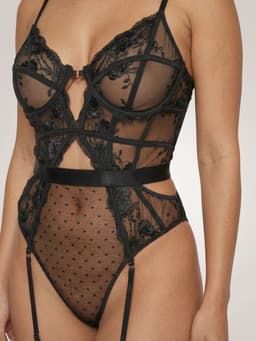 Erotische Body – Sexy Lingerieset – Lingerie Erotisch – Classy luxe kanten lingerieset – Erotische Bustier – Verleidelijk Elegant Zwart – BH en jarretelset – Dames lingerie – Sexy lingerie – Spannende lingerie – Dare to Undress – Maat XS/S, M, L, XL — thumbnail 14