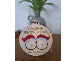 WoodR Grappige kerstballen ludiek cadeau Set van 4 “Fes-tiv-i-tittes” Kerstballen – Grappige kerstversiering ooit! Voor de echte kerstliefhebber met humor! tieten kerstbal Ideaal voor dun cadeau studenten huizen surprise cadeau Secret Santa,