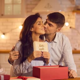 Koppelspelletjes - Date night activiteiten - Romantische avonden - 52 unieke spellen - 12 x 12 x 3.5 cm — thumbnail 3