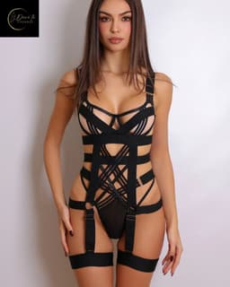 Sexy Lingerie Body – Bondage Body – Verstelbare Straps – Kinky BDSM Harnas – Cut-Out Design – Jarretelset – Sensuele Erotische Bustier – Erotische Lingerie – Strappy Look – Speels & Dominant – Dare to Undress – Lingerieset Dames – Maat S, M, L — thumbnail 1