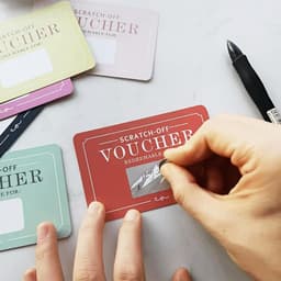 Kraskaarten set - Romantische vouchers - Momenten delen - 24 gepersonaliseerde kaarten - 108 x 7 cm - Niet gespecificeerd — thumbnail 2