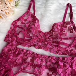 Felroze Hartjes Kanten Lingerie Set Met Beugel BH - Kousenbandgordel, String & Dijbandjes - Sexy Transparant Ondergoed Vrouwen Valentijn Romantisch Cadeau — thumbnail 4