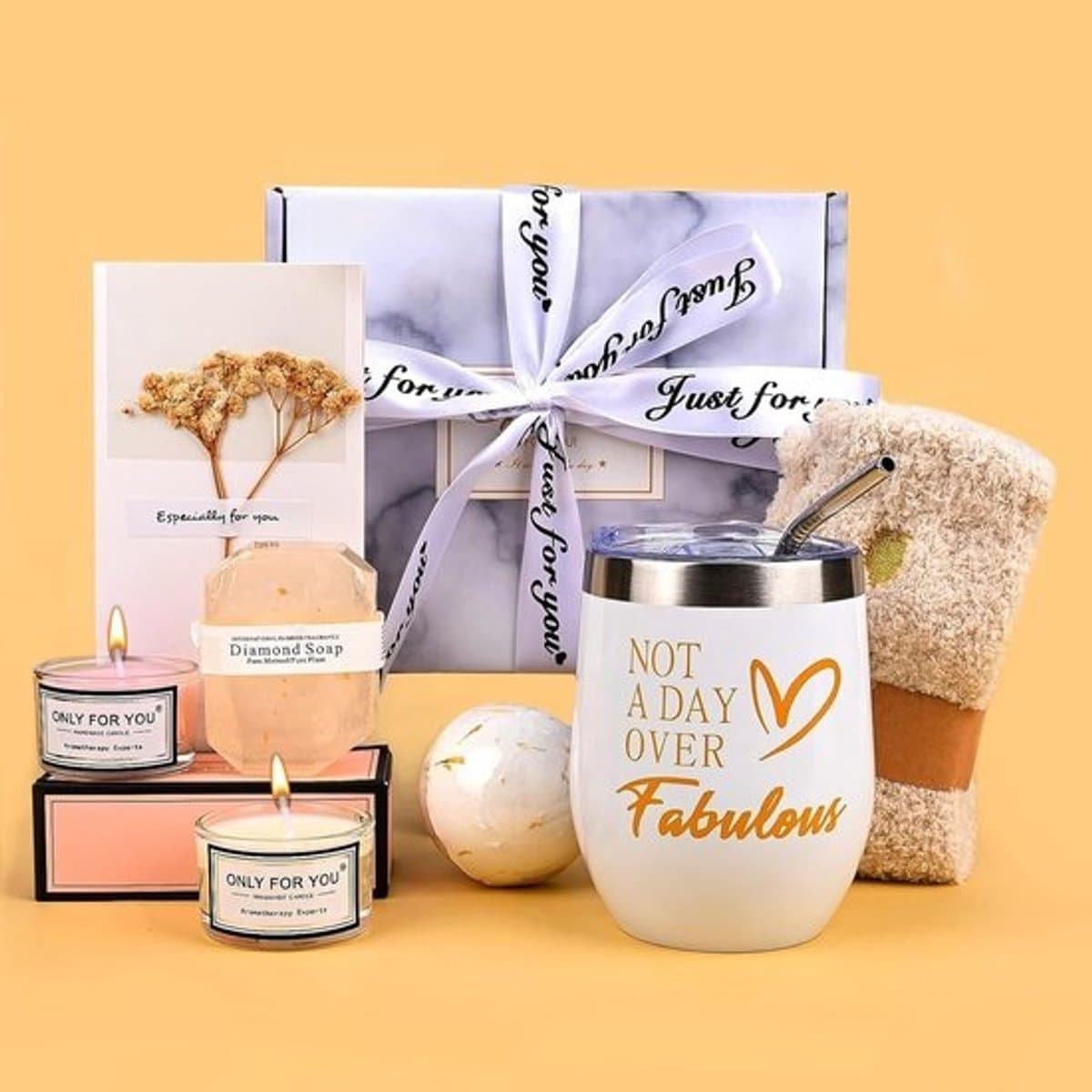 Sentimentele Geschenkset voor Vrouwen: Wijnbeker, Geurkaars en Warme Sokken — afbeelding 1