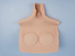 DELUXE - Siliconen Borstprothesen - Korte variant - C Cup - 100% hypoallergene medische siliconen - + kanten choker - Kunstmatige Nep Borst - Korte Valse Borsten - Bodysuit - Crossdresser - Transgender - Mastectomie - Cosplay - Body4Everybody — thumbnail 4