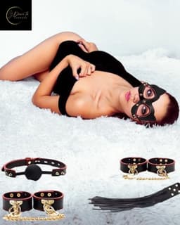 Dare to Undress – Fifty Shades of Grey – Luxe 8-delige BDSM Set met Opbergkoffer – Premium – BDSM Bondagesets - Valentijn Cadeau - Handboeien, Halsband, Masker, Gagbal & Zweep - Sex Toys voor Koppels - Seksspeeltjes voor mannen en vrouwen - Kinky — thumbnail 8