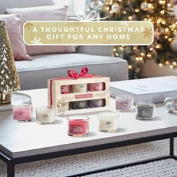 Giftset met 6 Geurende Stearin Kaarsen - Sneeuw Globe Wonderland Collectie - Perfecte Cadeaus voor Vrouwen — thumbnail 4
