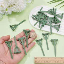 20 Stks Boutonniere Pins Corsage Pins Boutonniere Broche Bloem Ijzer Plastic Groene Bloemen Driehoek Vorm Broche Bevindingen Veiligheidsspeld voor Bruid Bruidegom Bruiloft DIY Festivals — thumbnail 5