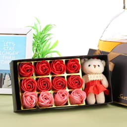 Pluche Beer Rozen - Zeepbloemen Cadeau - Romantisch Gebaar - Met Geschenkdoos - 24 x 12 x 5 cm — thumbnail 2