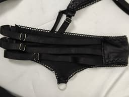 Sexy Lingerie Set 4-delig – Zwart Kunstleer met BH, Jarretelgordel, Slip & Beenbanden — thumbnail 4
