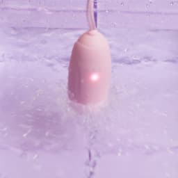 LUV EGG - Oplaadbaar Vibrerend Ei - Vibratie Eitje met Afstandsbediening (draadloos) - Oplaadbaar - Waterproof - Koppeltoy - Seksspeeltje - Sex Toys voor Vrouwen - Zwart — thumbnail 18