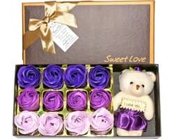 Geschenkset Rozenblaadjes Teddybeer en Zeepbloemen - Romantisch Cadeau voor Valentijnsdag en Jubileum (Paars)