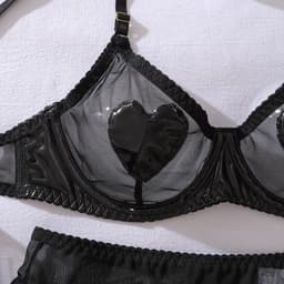 Luxe Lingerieset Dames – Lingerie Erotisch – Sexy Lingerie – 4-delige set – Zwart – Hartjes – Valentijn– Lingerie Setje – Verleidelijke BH, Jarretels & Hoge Taille String –Sexy Lingerie–Chique – Luxe –Boudoir Look – Kinky – Erotisch – Maat XS/S, M, L — thumbnail 3