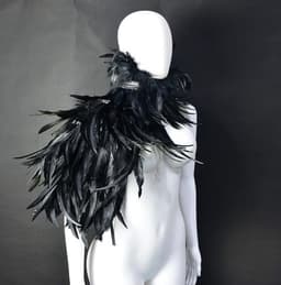 Zwarte Veren Stola Dames – Fetish Feather Cape – Lingerie Styling – Luxe Kinky Look – Statement Lingerie Accessoire – Erotisch Clubwear Styling – Boudoir, Kinky & Burlesque Events – Wasteland, B.I.T.C.H. – One Size – Dare to Undress — thumbnail 14