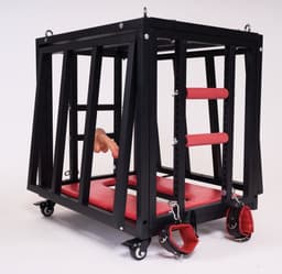 BUM BLING® BDSM Sekskooi - Verstelbaar Sex Stoel - Seksmeubel op Wielen - Sex Kooi - Met Handboeien — thumbnail 7