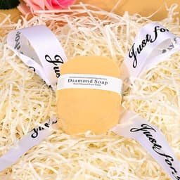 Sentimentele Geschenkset voor Vrouwen: Wijnbeker, Geurkaars en Warme Sokken — thumbnail 4