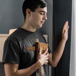 Heren T-Shirt met Christelijke Tekst en Kruis - Religieus Shirt voor Mannen — thumbnail 4