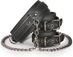 EasyToys - Kunstleren Halsband met Handboeien - Duurzaam - Bondage Set - Handboeien - BDSM Set - BDSM Toys - Rollenspel Erotiek - Erotisch Spel - Sex Toys voor Vrouwen en Mannen - Zwart — thumbnail 1