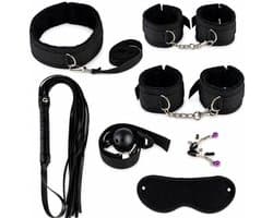TJ Essentials 7 Delige BDSM Set – Bondageset – Sekspeeltjes – Zweep – Handboeien Halsband – Blinddoek – Gag Ball – Tepelklemmen – Zwart