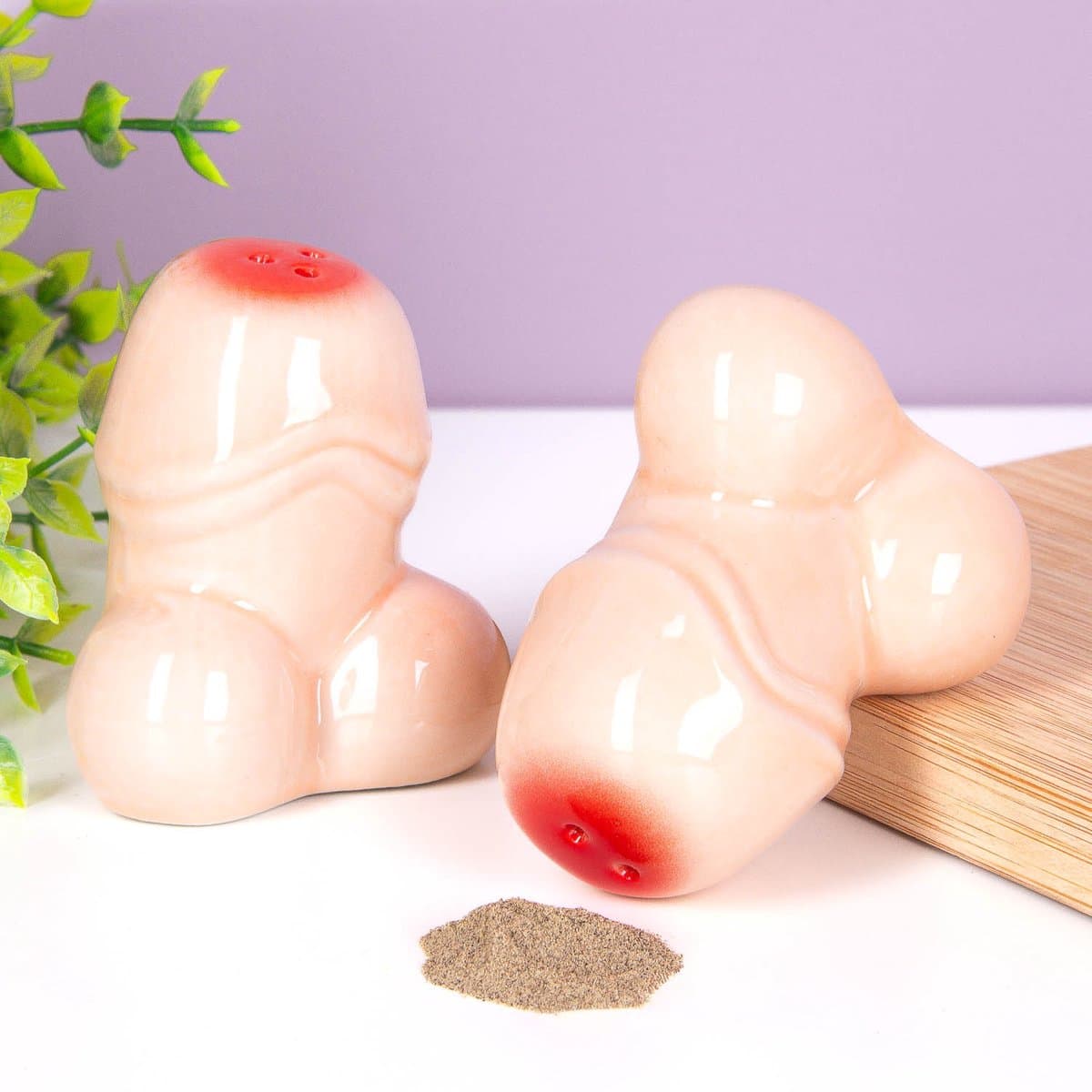 Zout- en peperstrooierset – Penis design – Set van 2 – Keramiek – Inclusief giftbox – Compact formaat 4 x 2,5 x 7 cm – Humoristisch cadeau voor vrijgezellenfeesten, diners of feestjes — afbeelding 1
