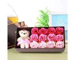 Rozenbloem Pluche Beer - Romantisch Cadeau - Cadeau Geven - Zeepbloemen Met Beer - 24 x 12 x 5 cm