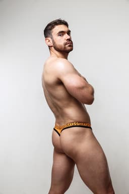 SUKREW Sheer Low-Rise Thong Blaze - MAAT S - Erotisch Heren Ondergoed - String voor Man - Sexy mannen String — thumbnail 5