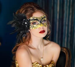Masker voor een gemaskerd bal voor dames met veren – Venetiaans masker met veren voor een gemaskerd bal, Mardi Gras — thumbnail 3
