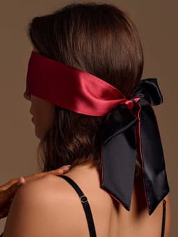 Luxe satijnen blinddoek - BDSM - Hoofd bondage - Oogmasker - One size - SM - Hoge kwaliteit — thumbnail 5