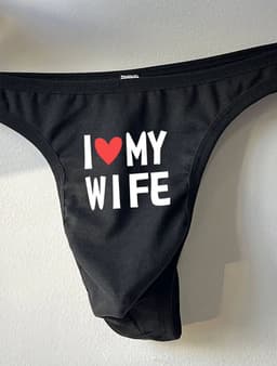 Sexy Zwarte Heren String – Lage Taille, Ademend Ondergoed met I Love My Wife Print — thumbnail 2
