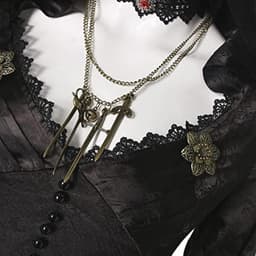 Vampire Madam Gothic Kostuum met Kap voor Dames - Cosplay Outfit voor Halloween en Carnaval — thumbnail 2