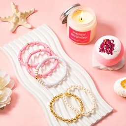 Birthday Gift for Women 10 11 12 16 18 21 30 Years Birthday Gift Girls Teenagers Best Friend Gift Set Pink Stuffs Gift Set for Boyfriend Sister Coworker — thumbnail 4
