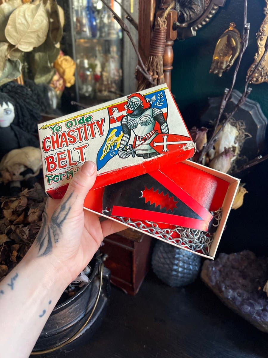Erotisch Fun Artikel - Ye Olde Chastity Belt for Milady - Middeleeuwse Kuisheidsgordel — afbeelding 1
