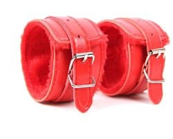 Leren Handboeien met Bont - Rood - SM Bondage Sex - Erotiek Set voor BDSM - Erotische Seksspeeltjes - Sex Toys - Sexy Lingerie - Valentijnsdag Cadeau Voor Hem & Haar - Pride Amsterdam