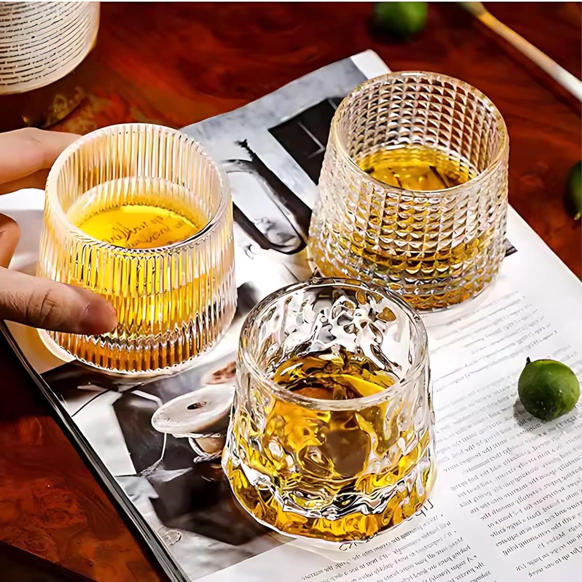 Whiskyglazenset van roterend glas, Wisky-glazen met bolvormige bodem voor proeverijen, 4 stuks, 4 stuks, speciaal voor rum, gin, amaro en sterke drank — afbeelding 1