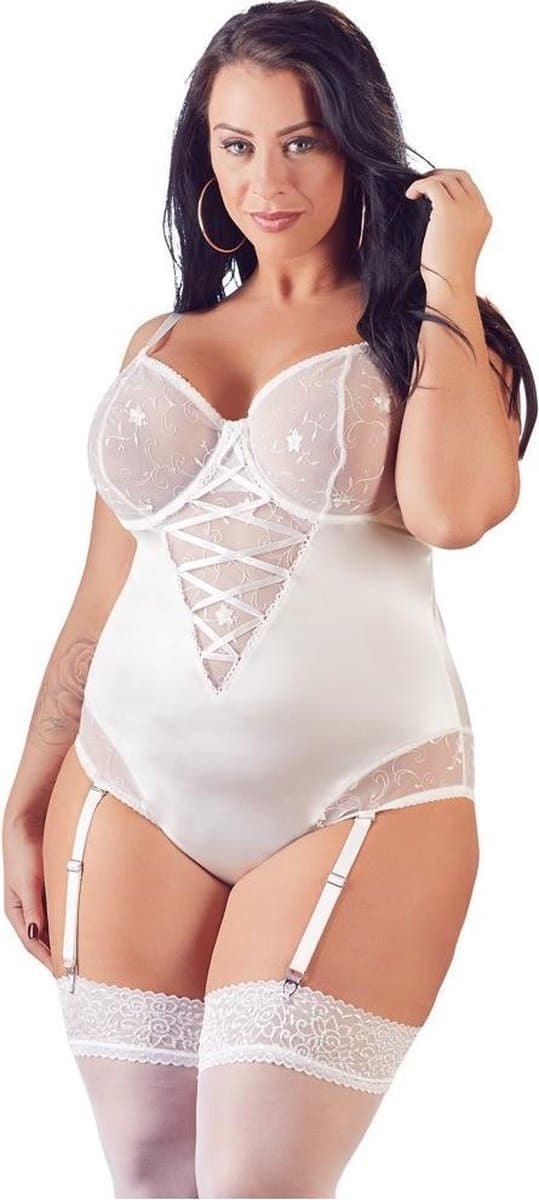 Cottelli Plus Size – Jarretel Body met Afneembare Bandjes en Haaksluiting Achterzijde met Sierlijke Borduursels – 95E/2XL – Wit — afbeelding 1
