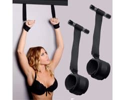 Verstelbare BDSM Deurboeien - Door Restraint Set - Handboeien en Enkelboeien - Over the Door Wrist Cuffs - Deur Hanger Boeien - 4 verstelbare bevestigingen, 2 handboeien en 2 enkelboeien + Gratis Blinddoek!
