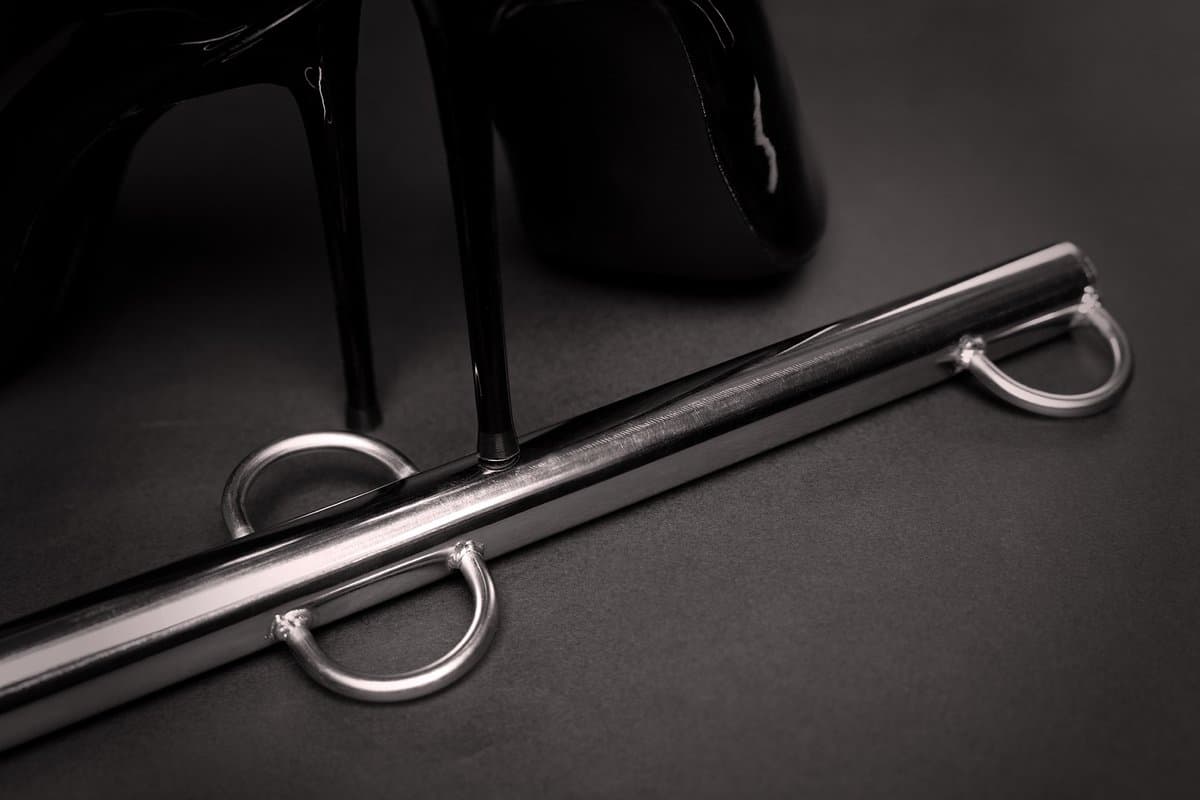 LustyToys ® Spreader Bar with Multiple Hooks - Silver — afbeelding 1