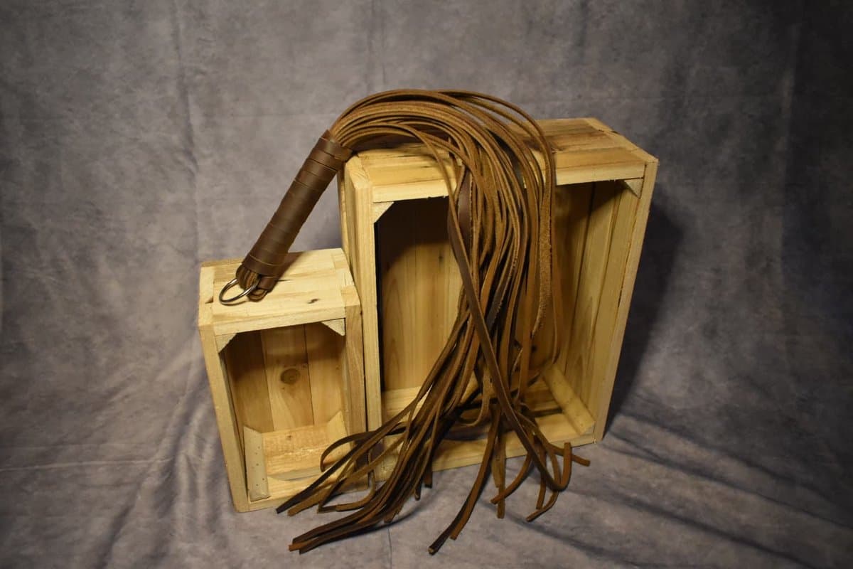 Flogger Hardtail - 24 tails – Echt Leder - BDSM – Seks zweep – Bondage – Sm zweep – 2 tinten bruin- Dominantie Sexspeeltjes voor Koppels - BDSM Sex Toys Vrouwen en Mannen — afbeelding 1