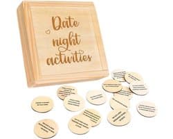 Date-night Spel - Koppelspel Relatiespel - Romantische Avonden - 52 Unieke Activiteiten - 11 x 11 x 3 cm - Houtkleur